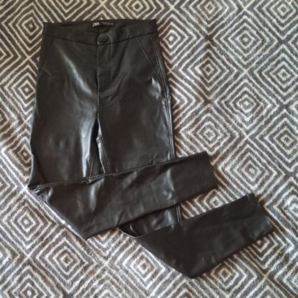 💥3/$20💥 ZARA Women's Black Faux Leather Pants, XS, Ankle Zip Detail